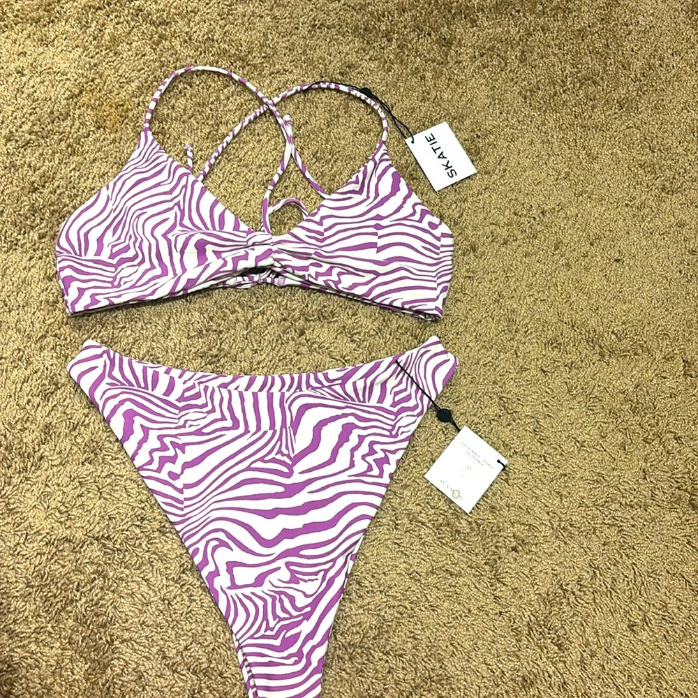 Brand new skatie bikini size large